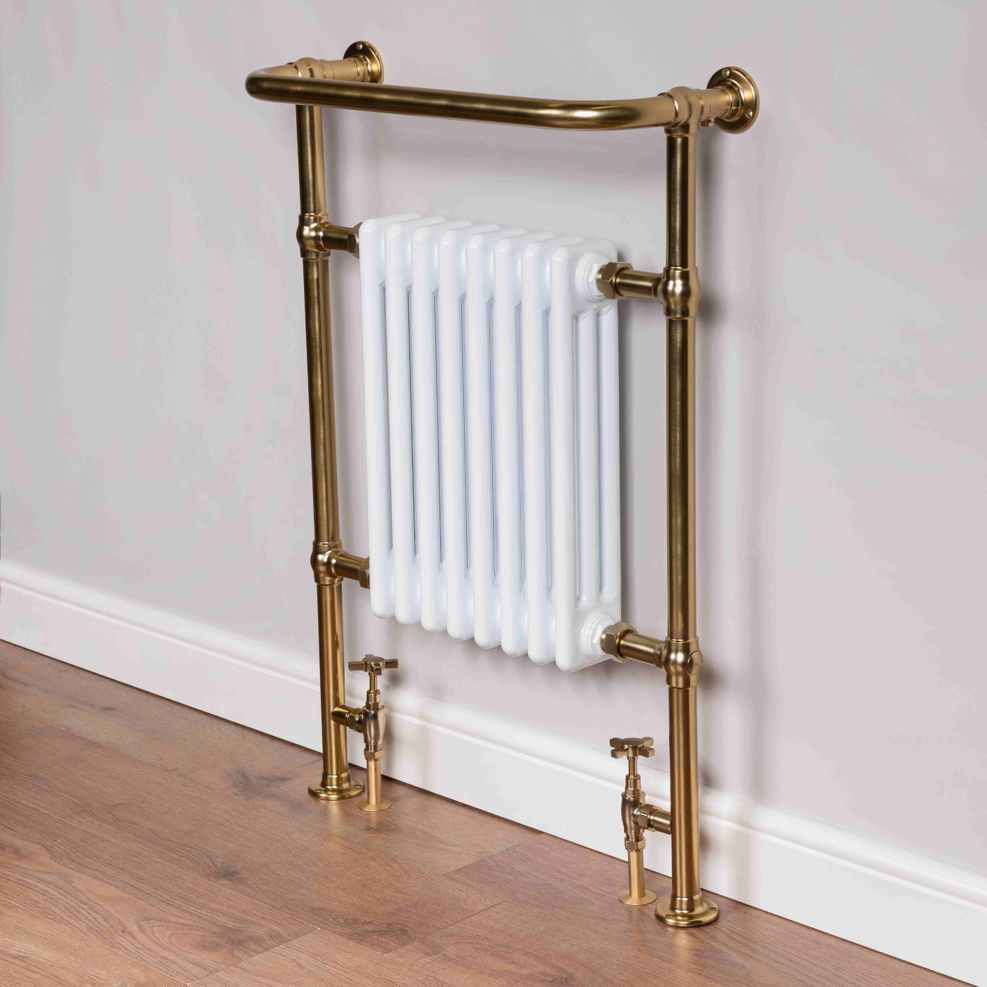 DQ Heating Newbury Traditional Designer Steel Heated Towel Rail